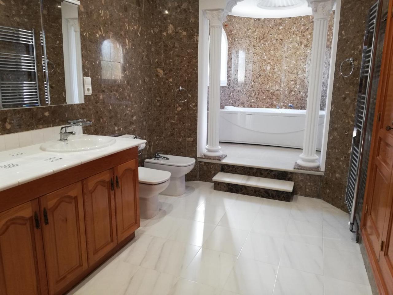 הוילה אל פובלטס Adel Locdenia מראה חיצוני תמונה